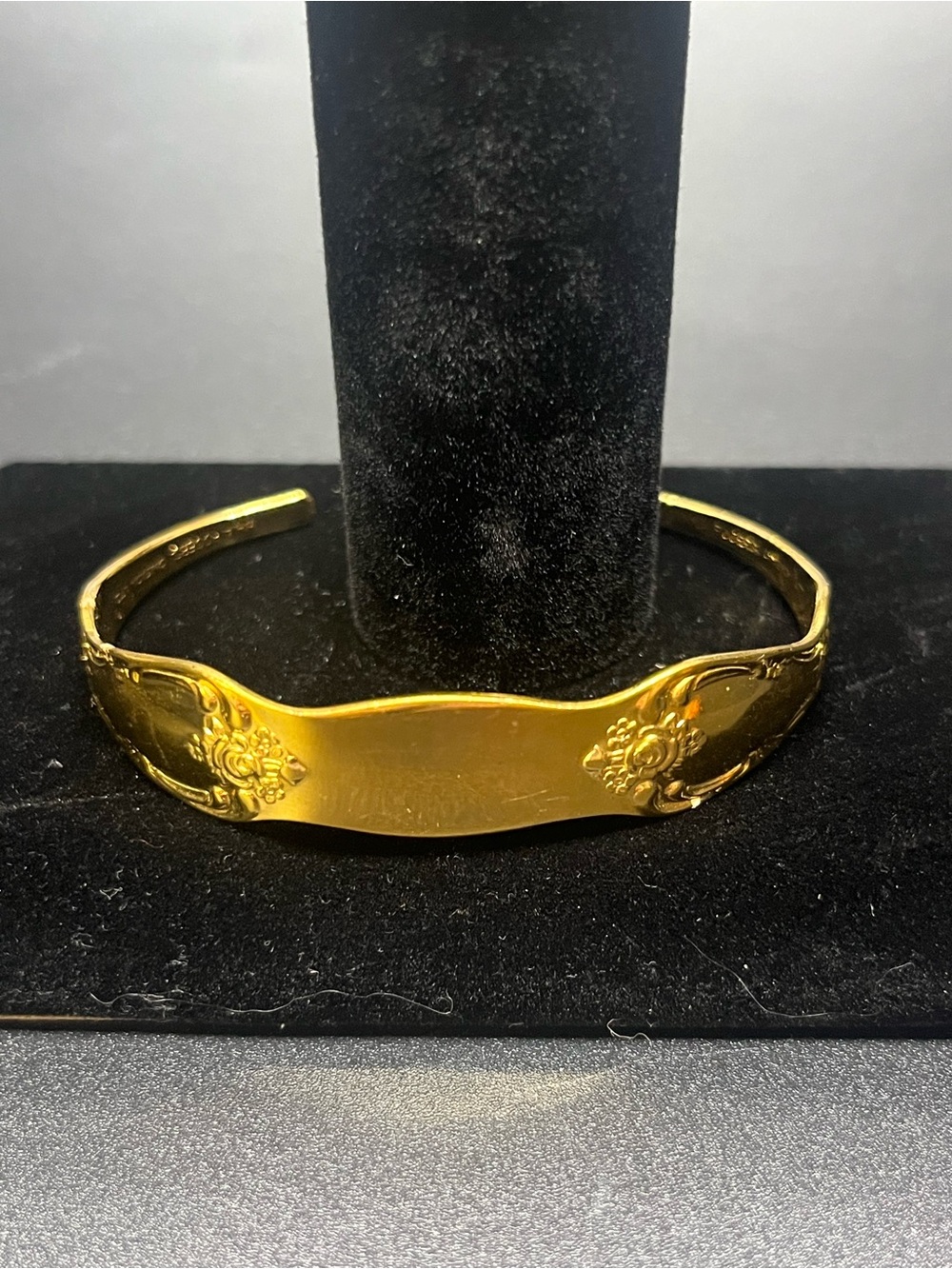 Wm A Rogers Oneida Gold Tone Spoon Cuff Bracelet - Picture 2 of 8